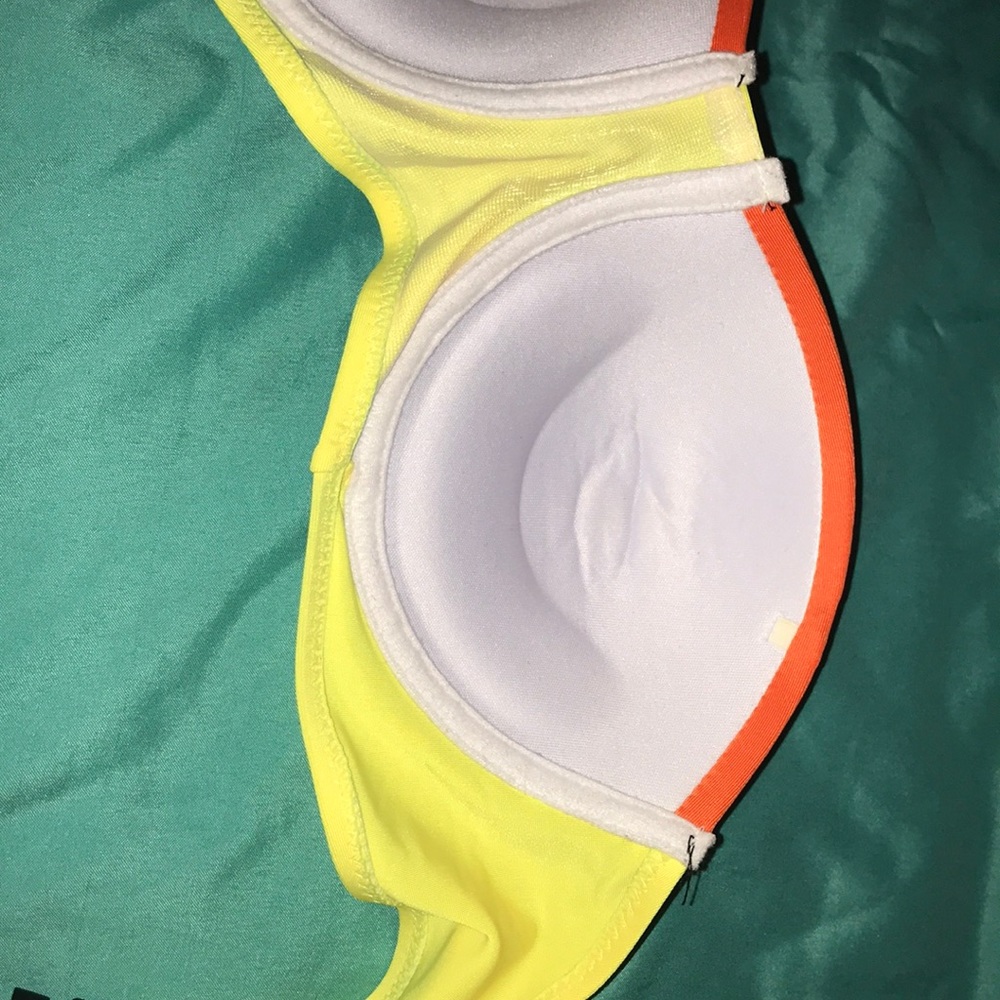 Bikini - Picture 4 of 6